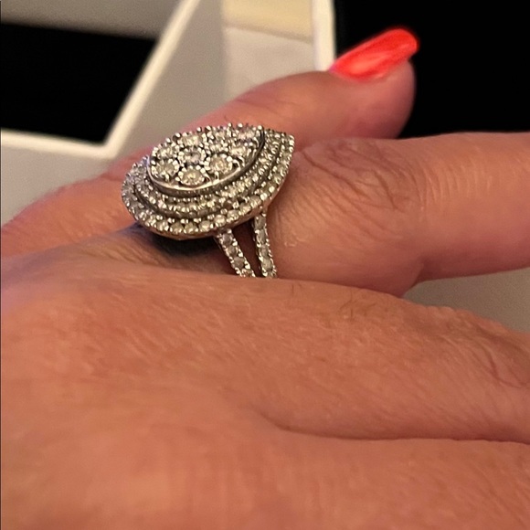 1 carat 10kt white gold engagement ring size 8 - Picture 9 of 12